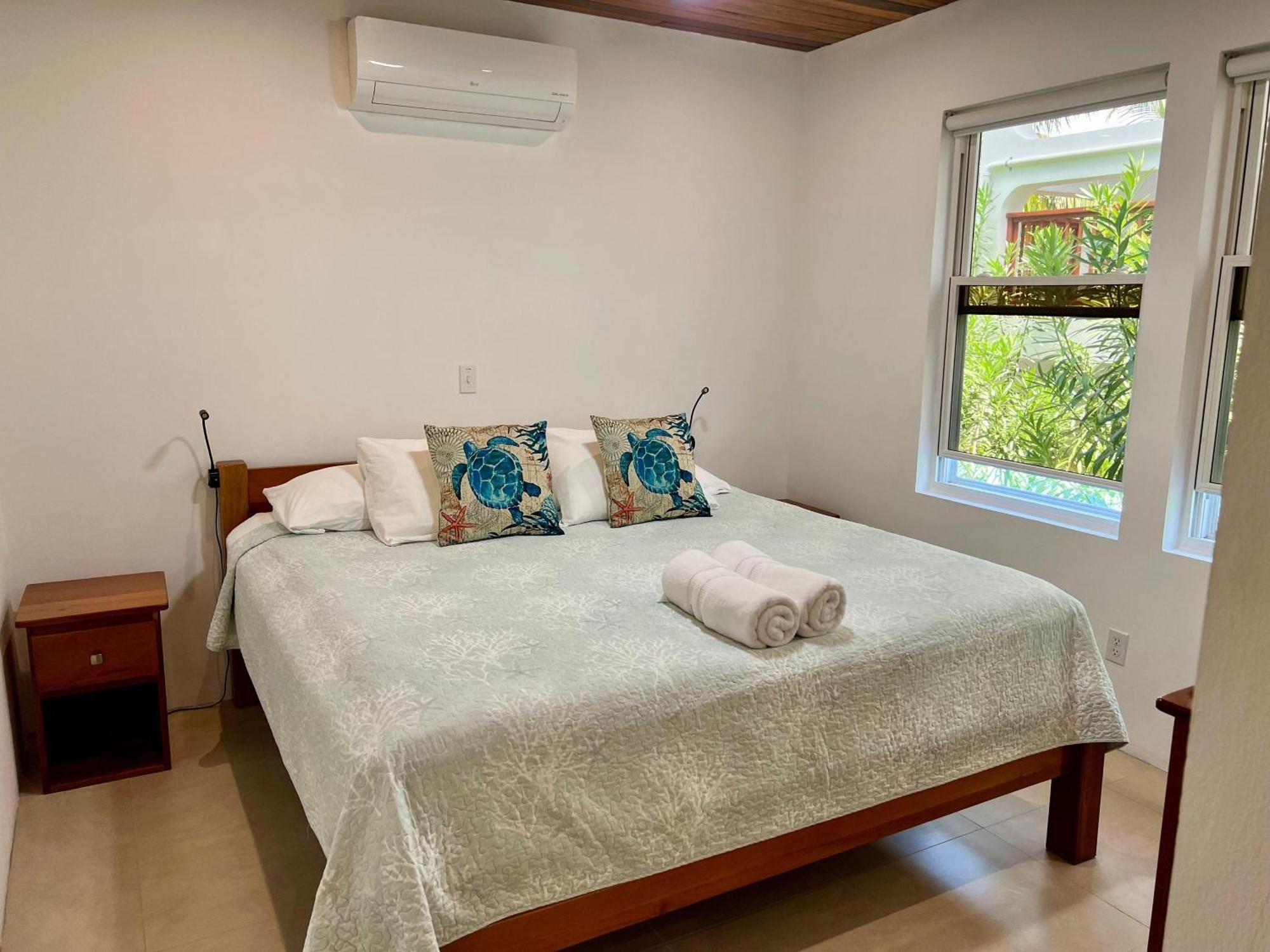 Velento Oceanfront #2 Villa Caye Caulker Exterior photo