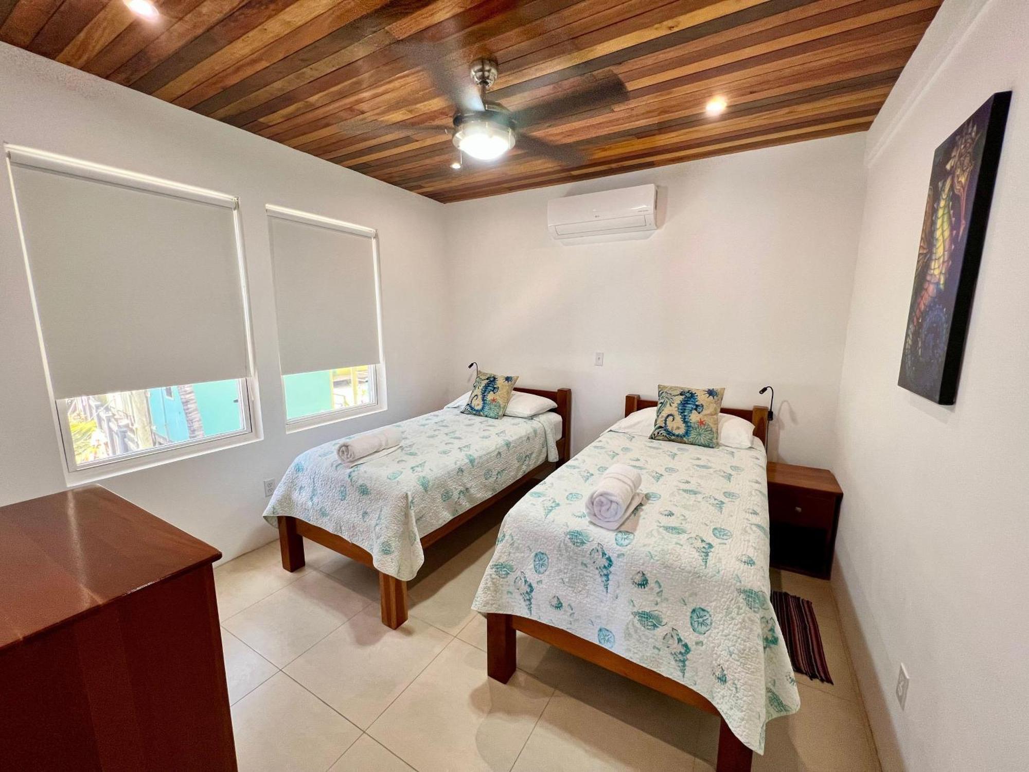 Velento Oceanfront #2 Villa Caye Caulker Exterior photo